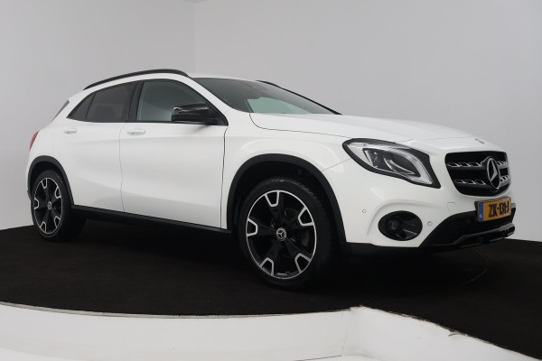Mercedes-Benz GLA 200 Premium Plus (STOELVERWARMING, ACHTERUITRIJCAMERA, CRUISE CONTROL, PARKEERSENSOREN, NAVIGATIE)