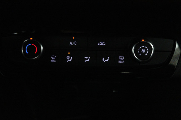 Opel Corsa 1.2 GS Line (TREKHAAK, CAMERA, CRUISE CONTROL, PARKEERSENSOREN, AUTOMAAT)