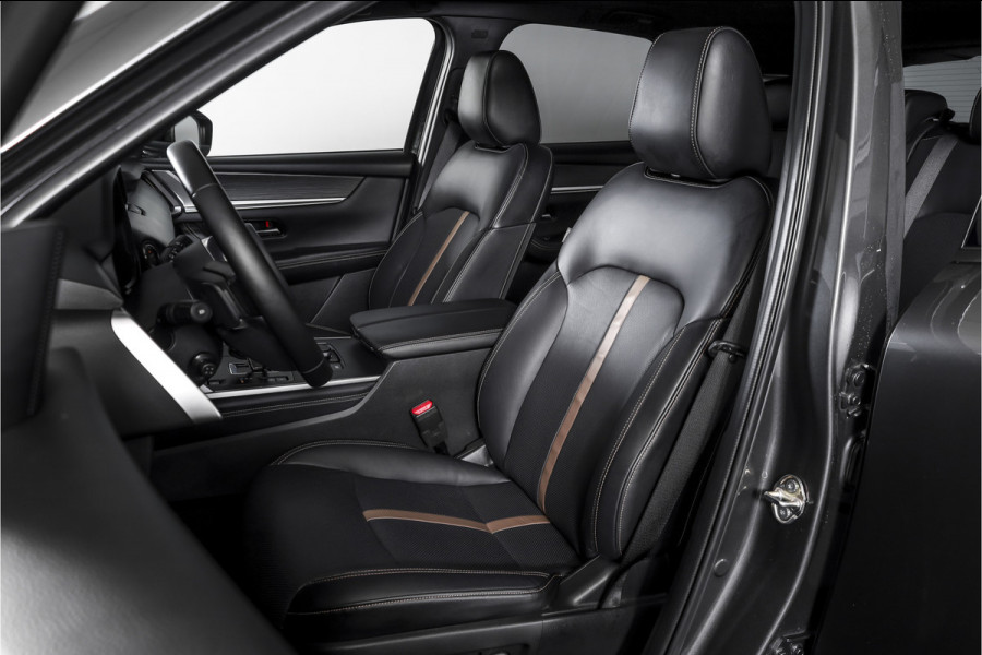 Mazda CX-60 2.5 e-SkyActiv PHEV Homura Plus | S/K-Panodak | Adapt. Cruise | Elek. Stoel-+verwarming & Ventilatie | Leder | HUD | 360 Camera | Bose | NAV+App. Connect | LM 20" | 0217