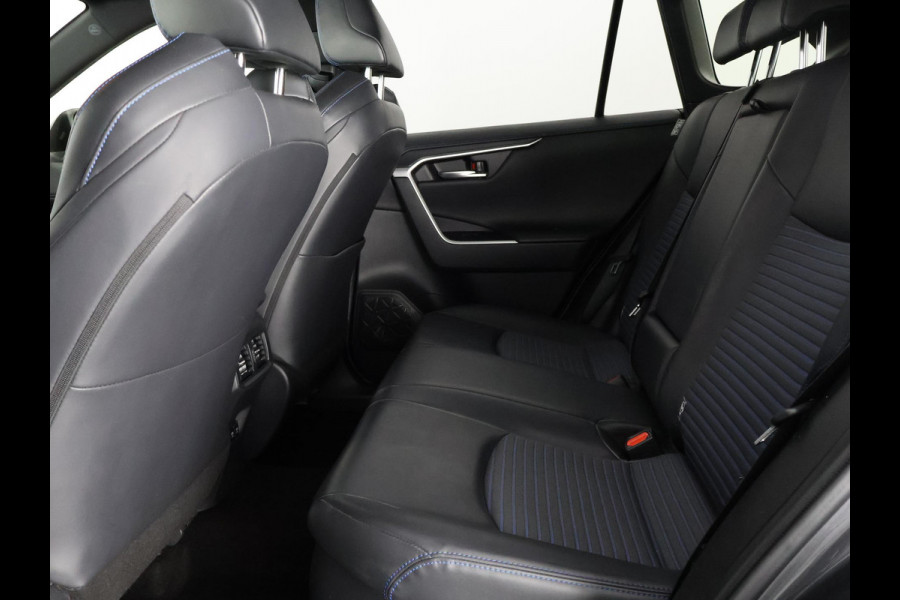 Toyota RAV4 2.5 EXECUTIVE PACK BITONE SCHUIFDAK GARANTIE 2029 LEDER. CAMERA. CARPLAY NAVIGATIE. ELEKTRISCHE ACHTERKLEP