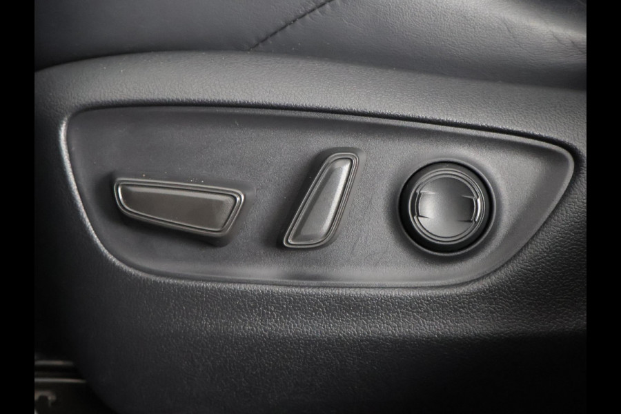 Toyota RAV4 2.5 EXECUTIVE PACK BITONE SCHUIFDAK GARANTIE 2029 LEDER. CAMERA. CARPLAY NAVIGATIE. ELEKTRISCHE ACHTERKLEP