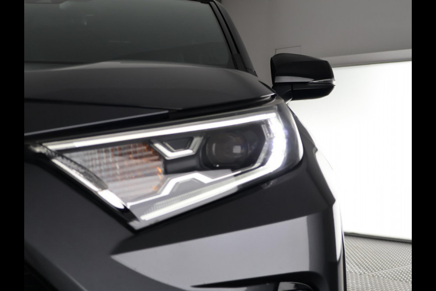 Toyota RAV4 2.5 EXECUTIVE PACK BITONE SCHUIFDAK GARANTIE 2029 LEDER. CAMERA. CARPLAY NAVIGATIE. ELEKTRISCHE ACHTERKLEP