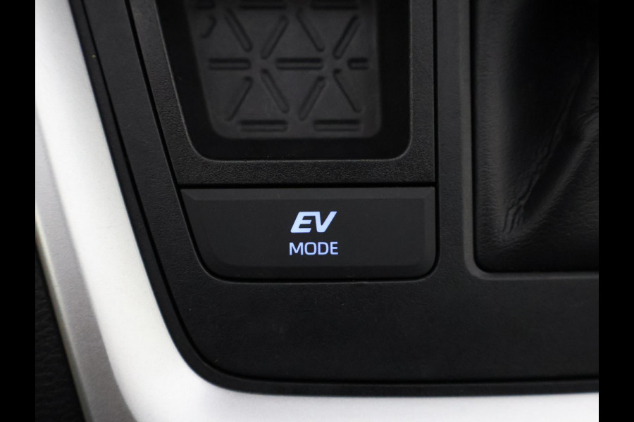 Toyota RAV4 2.5 EXECUTIVE PACK BITONE SCHUIFDAK GARANTIE 2029 LEDER. CAMERA. CARPLAY NAVIGATIE. ELEKTRISCHE ACHTERKLEP