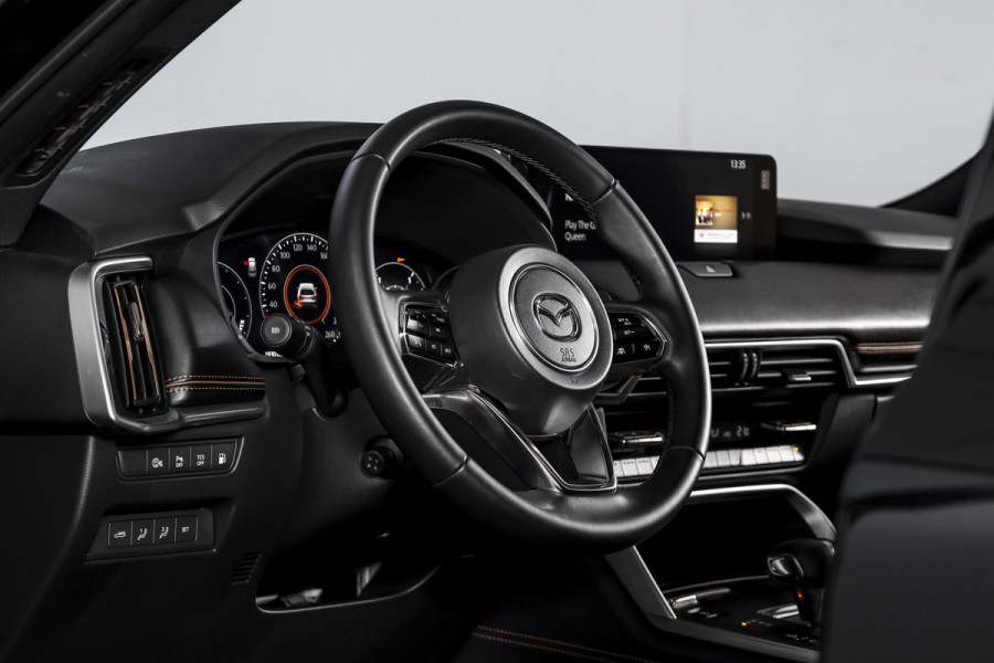 Mazda CX-60 2.5 e-SkyActiv PHEV Homura Plus | S/K-Panodak | Adapt. Cruise | Elek. Stoel-+verwarming & Ventilatie | Leder | HUD | 360 Camera | Bose | NAV+App. Connect | LM 20" | 0617