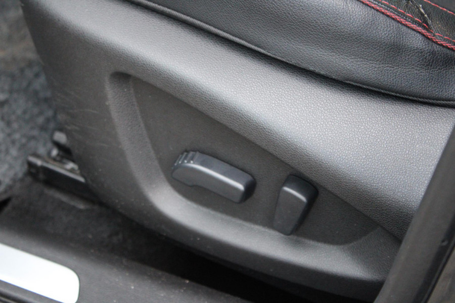 Renault Kadjar 1.3 TCe Black Edition | Automaat | Trekhaak 1500KG | BOSE | Stoelverwarming | Panorama Dak | Navigatie | Cruise Control | Climate Control | Camera |