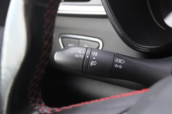 Renault Kadjar 1.3 TCe Black Edition | Automaat | Trekhaak 1500KG | BOSE | Stoelverwarming | Panorama Dak | Navigatie | Cruise Control | Climate Control | Camera |