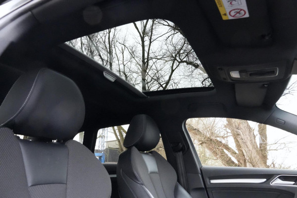 Audi A3 Sportback 1.0 TFSI 3x S Line Automaat | Pano-dak | Virtual | CarPlay | Acc | Stoelverwarming | Led | Pdc |