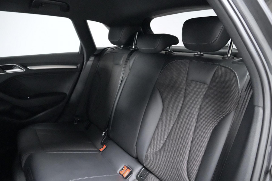 Audi A3 Sportback 1.0 TFSI 3x S Line Automaat | Pano-dak | Virtual | CarPlay | Acc | Stoelverwarming | Led | Pdc |