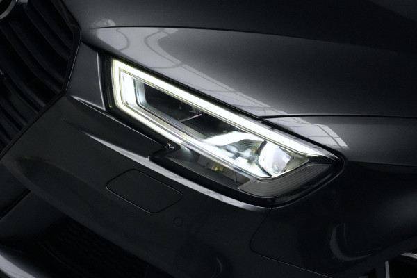 Audi A3 Sportback 1.0 TFSI 3x S Line Automaat | Pano-dak | Virtual | CarPlay | Acc | Stoelverwarming | Led | Pdc |