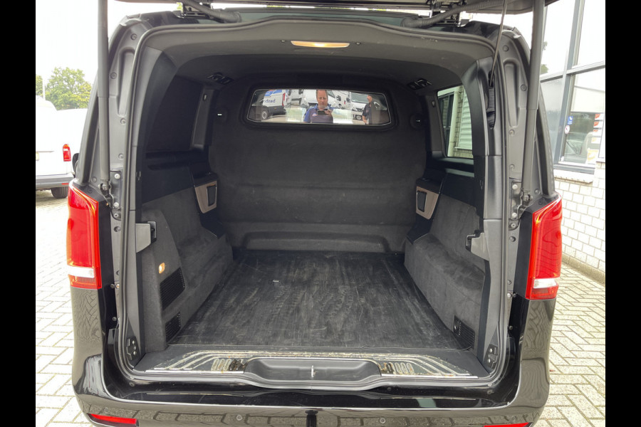 Mercedes-Benz V-Klasse 300d 237pk Extra Lang DC 5 persoons Avantgarde Edition / vaste prijs rijklaar € 49.950 ex btw / lease vanaf € 864 / AMG / burmester / leer / camera / originele Nedelandse bus !