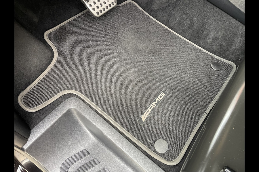 Mercedes-Benz V-Klasse 300d 237pk Extra Lang DC 5 persoons Avantgarde Edition / vaste prijs rijklaar € 49.950 ex btw / lease vanaf € 864 / AMG / burmester / leer / camera / originele Nedelandse bus !