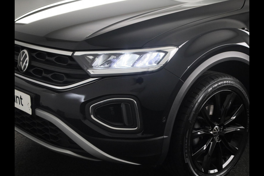 Volkswagen T-Roc 1.5 TSI Life 150 pk Automaat (DSG) | Navigatie | Trekhaak (afneembaar) | Parkeersensoren (Park assist) | Achteruitrijcamera | Stoelverwarming |