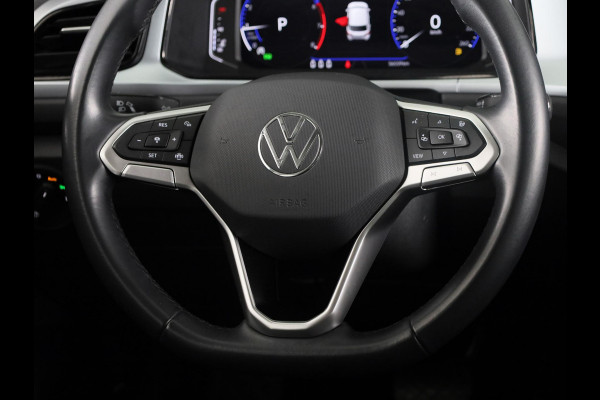 Volkswagen T-Roc 1.5 TSI Life 150 pk Automaat (DSG) | Navigatie | Trekhaak (afneembaar) | Parkeersensoren (Park assist) | Achteruitrijcamera | Stoelverwarming |