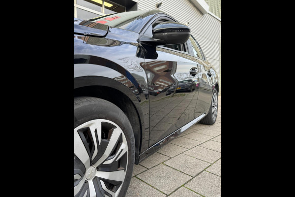 Peugeot 208 1.2 PureTech Active Pack 27.000 KM - Apple CarPlay / Navigatie I Airco I LED I Veiligheid pakket I Dealer onderhouden