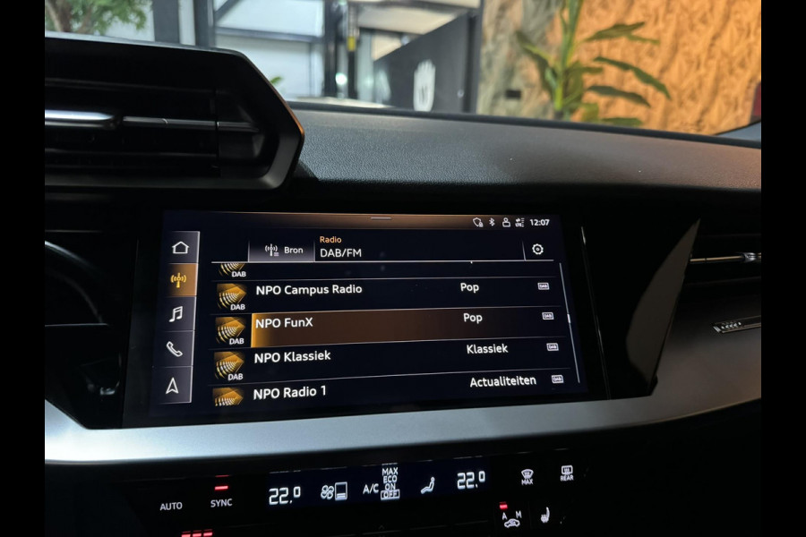 Audi A3 Sportback 35 TFSI S edition Garantie Carplay Camera StoelVW Elek Stoelen Elek Achterklep ACC Naiv Clima Led Dab Rijklaar