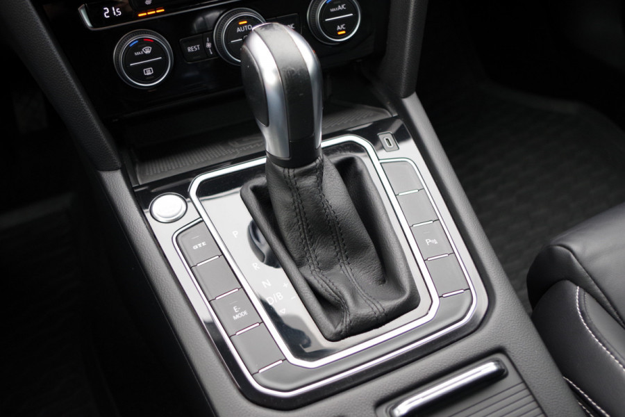 Volkswagen Passat Variant 1.4 TSI 218 PK PHEV GTE BNS, Leder, Trekhaak, Matrix-LED, keyless, Groot-Navigatie