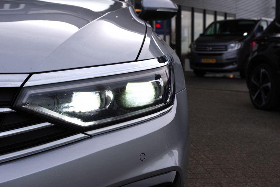 Volkswagen Passat Variant 1.4 TSI 218 PK PHEV GTE BNS, Leder, Trekhaak, Matrix-LED, keyless, Groot-Navigatie