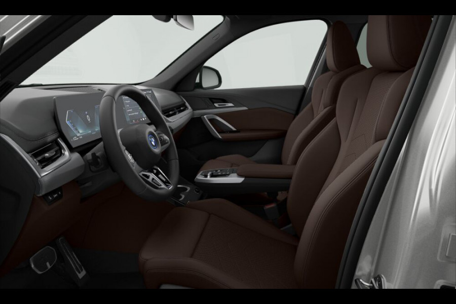 BMW X1 xDrive25e M-Sport - Panorama - Camera - Stoelverwarming - Getint Glas