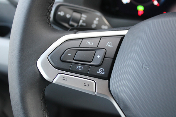 Volkswagen Crafter 35 2.0 TDI L3H3 177pk - Facelift - Navigatie - LED - Geveerde stoel - Virtual cockpit - Camera - Trekhaak - Stoelverwarming - Ri