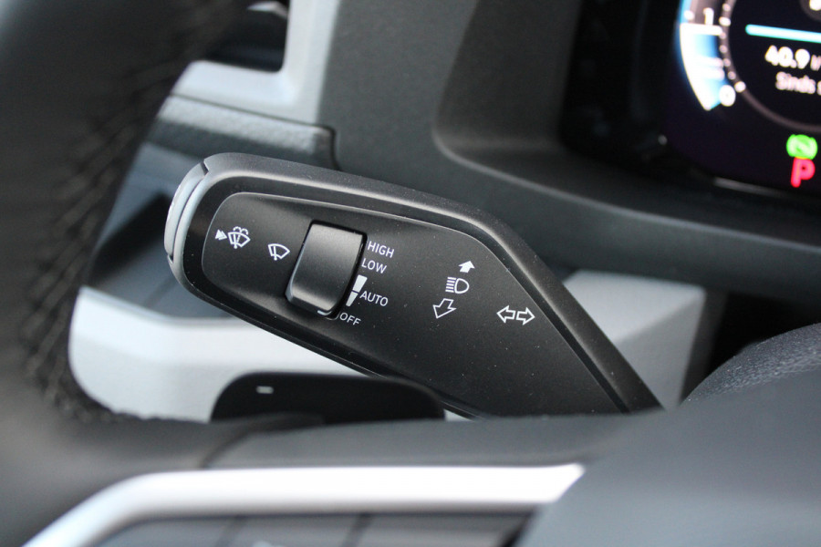 Volkswagen Crafter 35 2.0 TDI L3H3 177pk - Facelift - Navigatie - LED - Geveerde stoel - Virtual cockpit - Camera - Trekhaak - Stoelverwarming - Ri