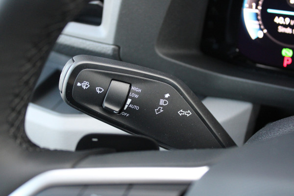 Volkswagen Crafter 35 2.0 TDI L3H3 177pk - Facelift - Navigatie - LED - Geveerde stoel - Virtual cockpit - Camera - Trekhaak - Stoelverwarming - Ri