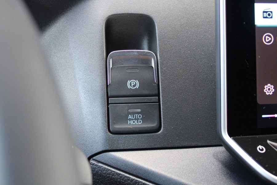 Volkswagen Crafter 35 2.0 TDI L3H3 177pk - Facelift - Navigatie - LED - Geveerde stoel - Virtual cockpit - Camera - Trekhaak - Stoelverwarming - Ri