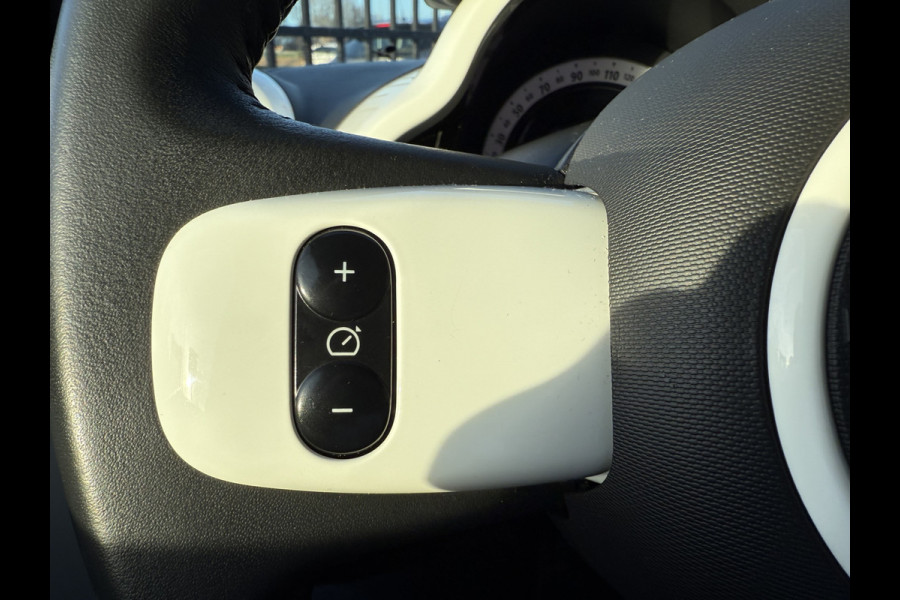 Renault Twingo 1.0 SCe Intens ** Navigatie ** Bluetooth ** LM Velgen