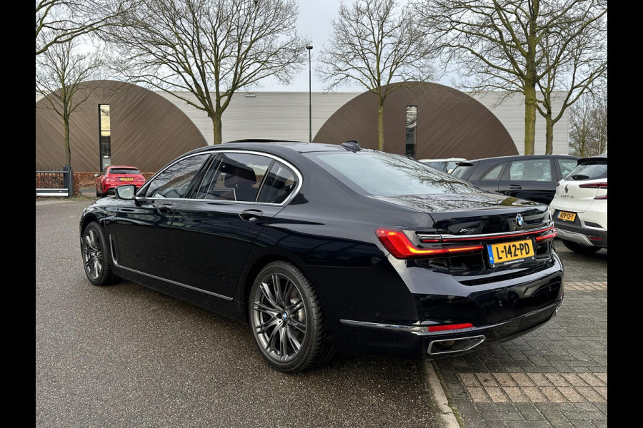 BMW 7 Serie 745Le xDrive High Executive VAN: €57.900,- VOOR: €53.877,- UW EINDEJAARSVOORDEEL: €4.023,- MEGA VOL | INDIVIDUAL | BOWERS&WILKINS | LASER | DRIVING ASS. PROFF.
