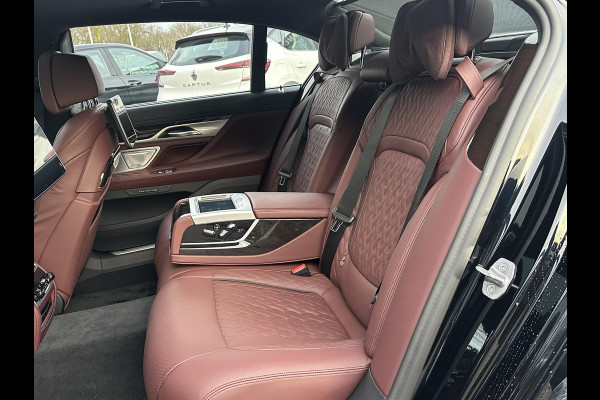 BMW 7 Serie 745Le xDrive High Executive VAN: €57.900,- VOOR: €53.877,- UW EINDEJAARSVOORDEEL: €4.023,- MEGA VOL | INDIVIDUAL | BOWERS&WILKINS | LASER | DRIVING ASS. PROFF.