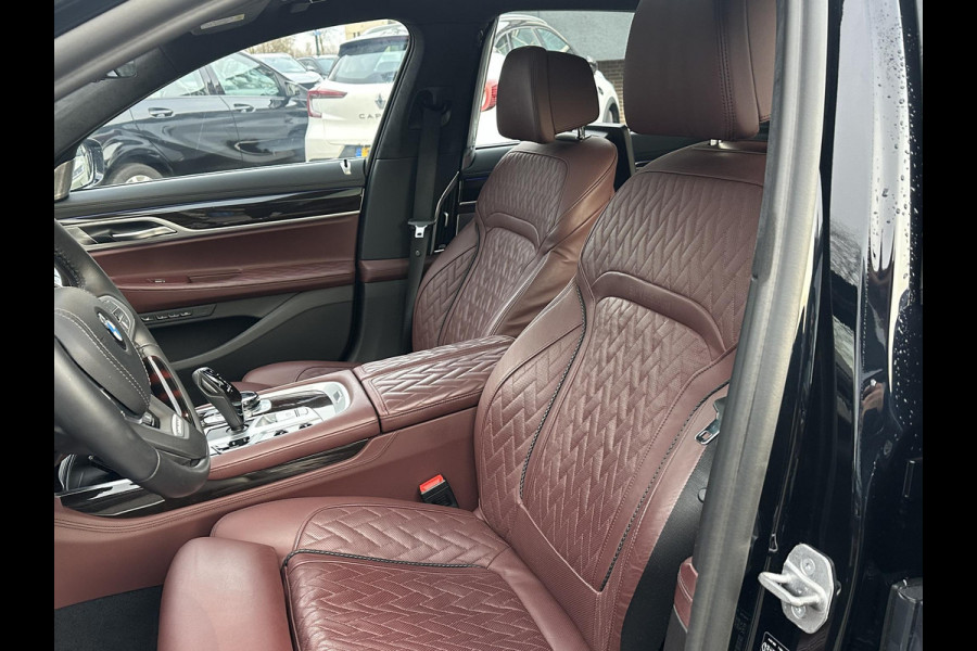 BMW 7 Serie 745Le xDrive High Executive VAN: €57.900,- VOOR: €53.877,- UW EINDEJAARSVOORDEEL: €4.023,- MEGA VOL | INDIVIDUAL | BOWERS&WILKINS | LASER | DRIVING ASS. PROFF.