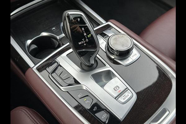 BMW 7 Serie 745Le xDrive High Executive VAN: €57.900,- VOOR: €53.877,- UW EINDEJAARSVOORDEEL: €4.023,- MEGA VOL | INDIVIDUAL | BOWERS&WILKINS | LASER | DRIVING ASS. PROFF.