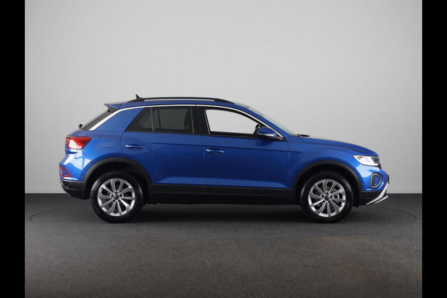 Volkswagen T-Roc 1.5 TSI Life Edition |150 pk Automaat (DSG)| Verlengde garantie |Navigatie via App | Parkeersensoren (Park assist) | Achteruitrijcamera | Adaptieve cruise control |