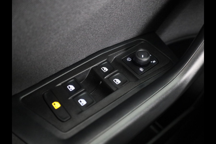 Volkswagen T-Roc 1.5 TSI Life Edition |150 pk Automaat (DSG)| Verlengde garantie |Navigatie via App | Parkeersensoren (Park assist) | Achteruitrijcamera | Adaptieve cruise control |