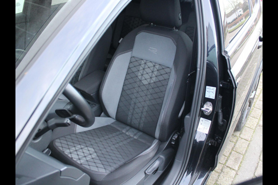 Volkswagen Taigo 1.5 TSI R-Line | PANORAMA DAK | CAMERA |