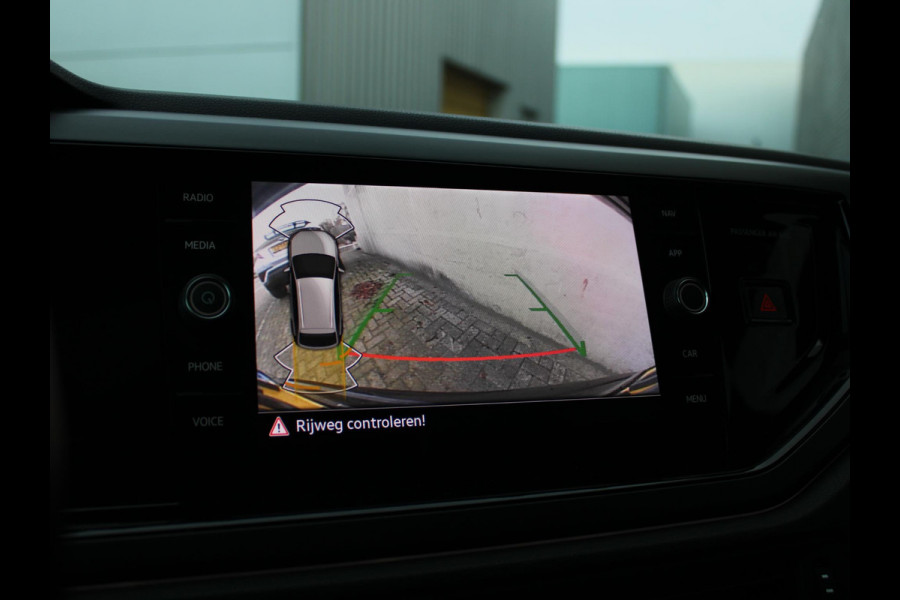 Volkswagen Taigo 1.5 TSI R-Line | PANORAMA DAK | CAMERA |