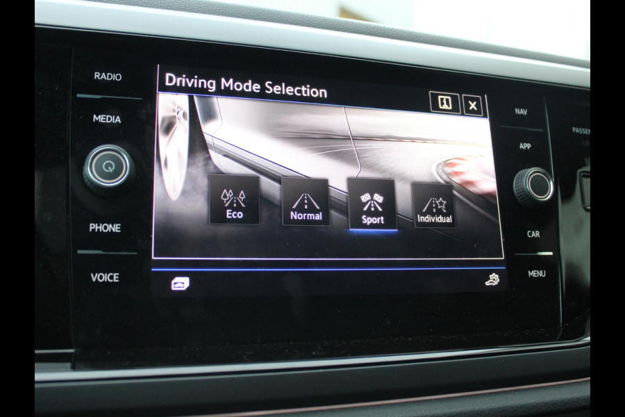 Volkswagen Taigo 1.5 TSI R-Line | PANORAMA DAK | CAMERA |