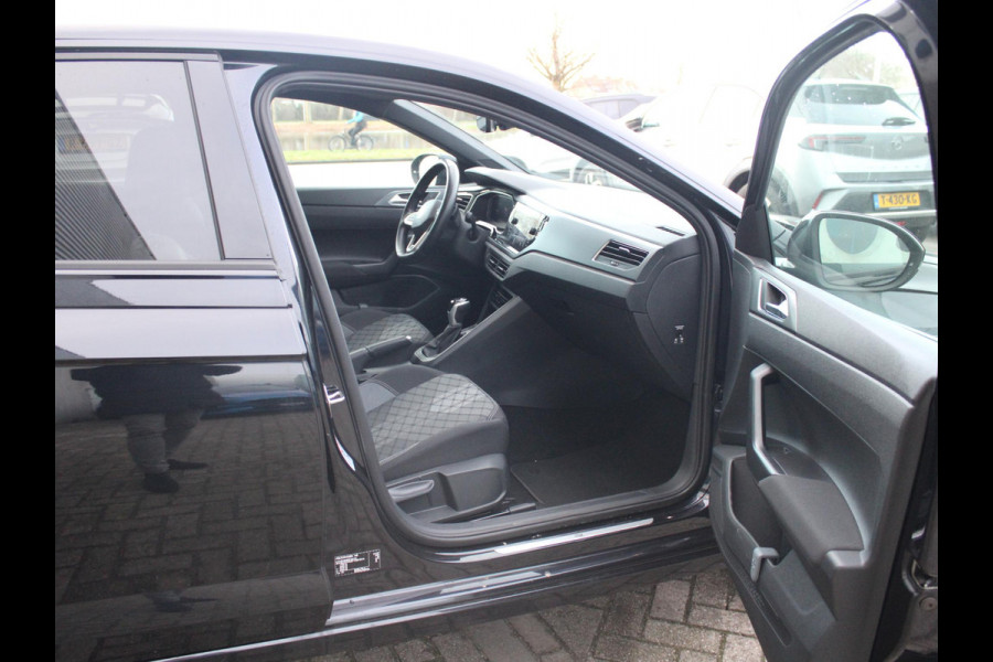 Volkswagen Taigo 1.5 TSI R-Line | PANORAMA DAK | CAMERA |