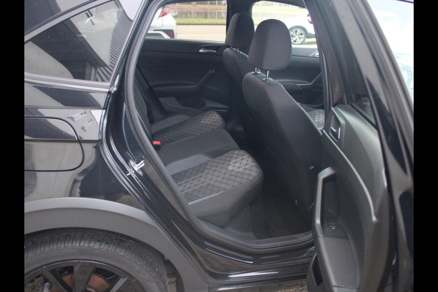 Volkswagen Taigo 1.5 TSI R-Line | PANORAMA DAK | CAMERA |