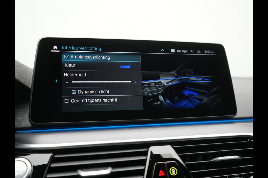 BMW 5 Serie Touring 530e M Sport Plug In Hybrid 294pk PHEV | Adaptive Cruise | Laser LED | Head Up | Camera | Lederen Sportstoelen & Stuur Verwarmd | Sfeerverlichting | Apple Carplay | Keyless | Blis | Navigatie | DAB |