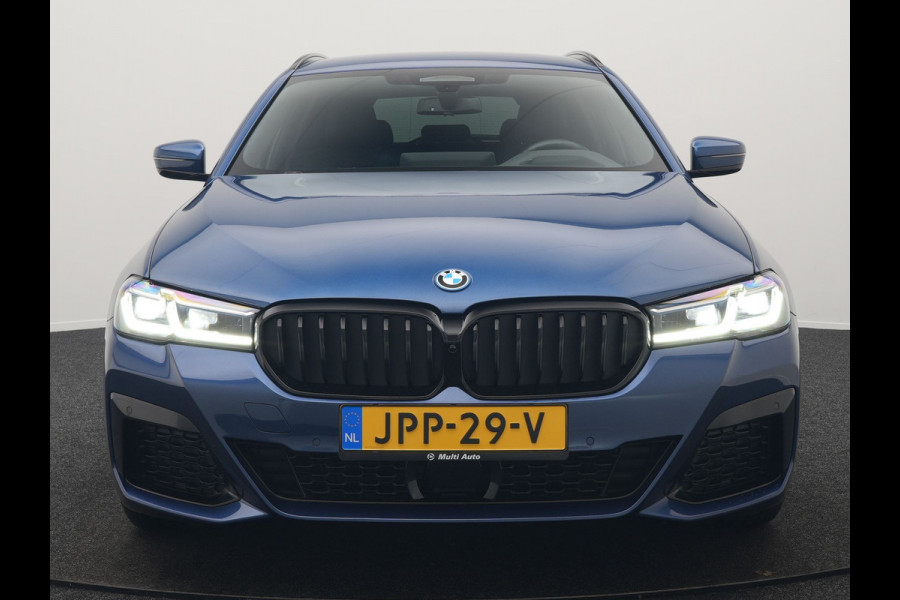 BMW 5 Serie Touring 530e M Sport Plug In Hybrid 294pk PHEV | Adaptive Cruise | Laser LED | Head Up | Camera | Lederen Sportstoelen & Stuur Verwarmd | Sfeerverlichting | Apple Carplay | Keyless | Blis | Navigatie | DAB |