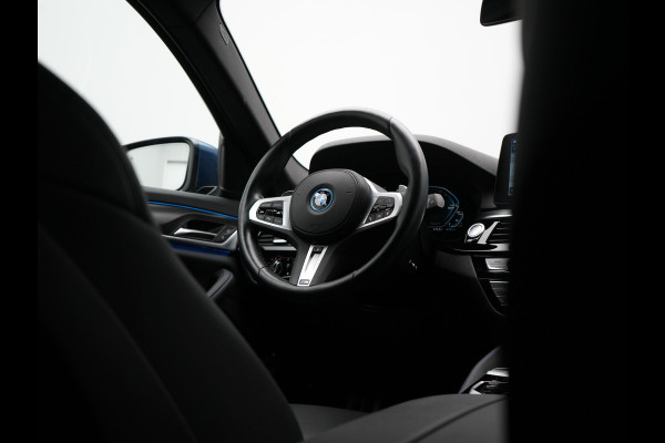 BMW 5 Serie Touring 530e M Sport Plug In Hybrid 294pk PHEV | Adaptive Cruise | Laser LED | Head Up | Camera | Lederen Sportstoelen & Stuur Verwarmd | Sfeerverlichting | Apple Carplay | Keyless | Blis | Navigatie | DAB |