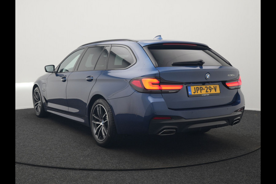 BMW 5 Serie Touring 530e M Sport Plug In Hybrid 294pk PHEV | Adaptive Cruise | Laser LED | Head Up | Camera | Lederen Sportstoelen & Stuur Verwarmd | Sfeerverlichting | Apple Carplay | Keyless | Blis | Navigatie | DAB |
