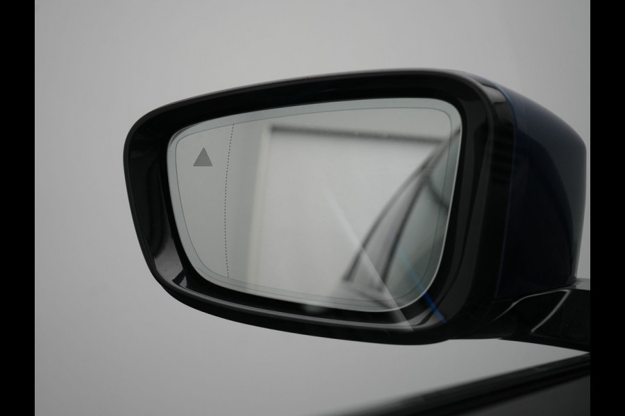 BMW 5 Serie Touring 530e M Sport Plug In Hybrid 294pk PHEV | Adaptive Cruise | Laser LED | Head Up | Camera | Lederen Sportstoelen & Stuur Verwarmd | Sfeerverlichting | Apple Carplay | Keyless | Blis | Navigatie | DAB |