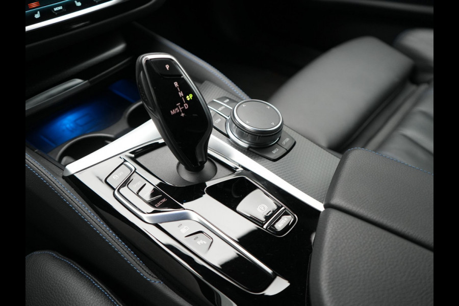 BMW 5 Serie Touring 530e M Sport Plug In Hybrid 294pk PHEV | Adaptive Cruise | Laser LED | Head Up | Camera | Lederen Sportstoelen & Stuur Verwarmd | Sfeerverlichting | Apple Carplay | Keyless | Blis | Navigatie | DAB |