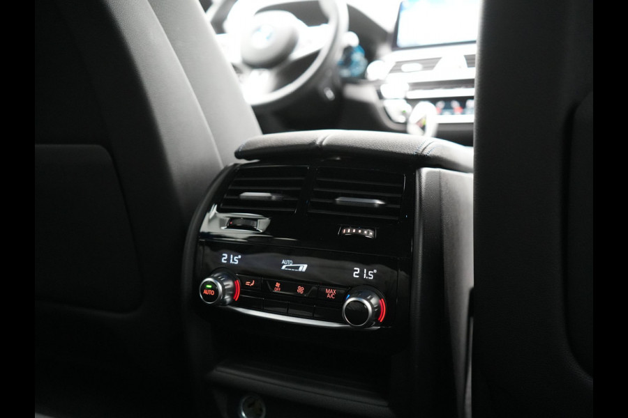 BMW 5 Serie Touring 530e M Sport Plug In Hybrid 294pk PHEV | Adaptive Cruise | Laser LED | Head Up | Camera | Lederen Sportstoelen & Stuur Verwarmd | Sfeerverlichting | Apple Carplay | Keyless | Blis | Navigatie | DAB |