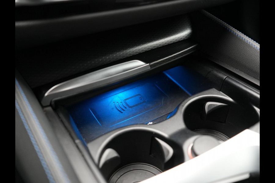 BMW 5 Serie Touring 530e M Sport Plug In Hybrid 294pk PHEV | Adaptive Cruise | Laser LED | Head Up | Camera | Lederen Sportstoelen & Stuur Verwarmd | Sfeerverlichting | Apple Carplay | Keyless | Blis | Navigatie | DAB |