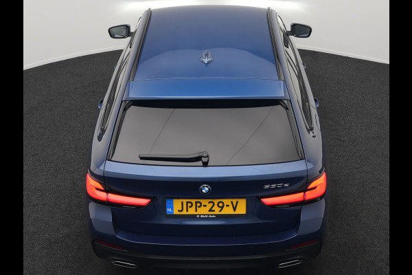 BMW 5 Serie Touring 530e M Sport Plug In Hybrid 294pk PHEV | Adaptive Cruise | Laser LED | Head Up | Camera | Lederen Sportstoelen & Stuur Verwarmd | Sfeerverlichting | Apple Carplay | Keyless | Blis | Navigatie | DAB |