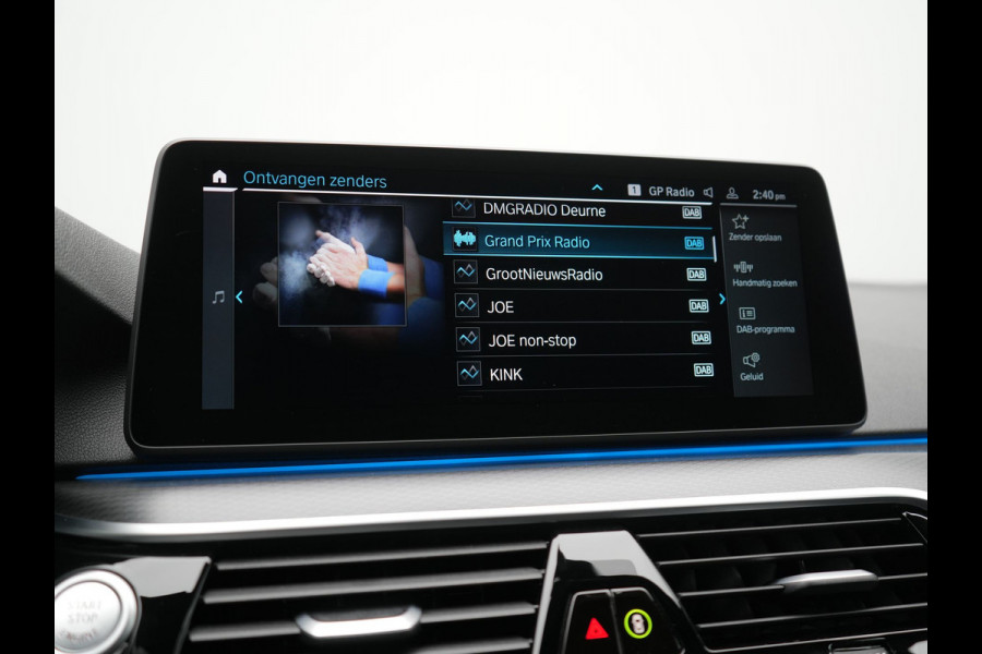 BMW 5 Serie Touring 530e M Sport Plug In Hybrid 294pk PHEV | Adaptive Cruise | Laser LED | Head Up | Camera | Lederen Sportstoelen & Stuur Verwarmd | Sfeerverlichting | Apple Carplay | Keyless | Blis | Navigatie | DAB |