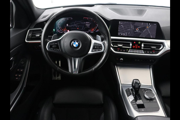 BMW 3-serie 320i M Sport | Head-Up | Stoelverwarming | Leder/Alcantara | Carplay | Live Cockpit | Keyless | Sportstoelen | Climate control