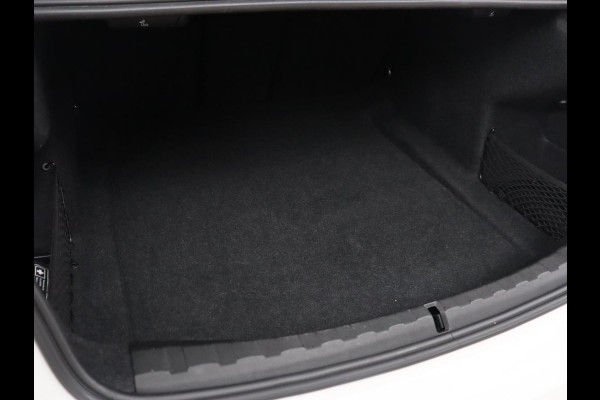 BMW 3-serie 320i M Sport | Head-Up | Stoelverwarming | Leder/Alcantara | Carplay | Live Cockpit | Keyless | Sportstoelen | Climate control